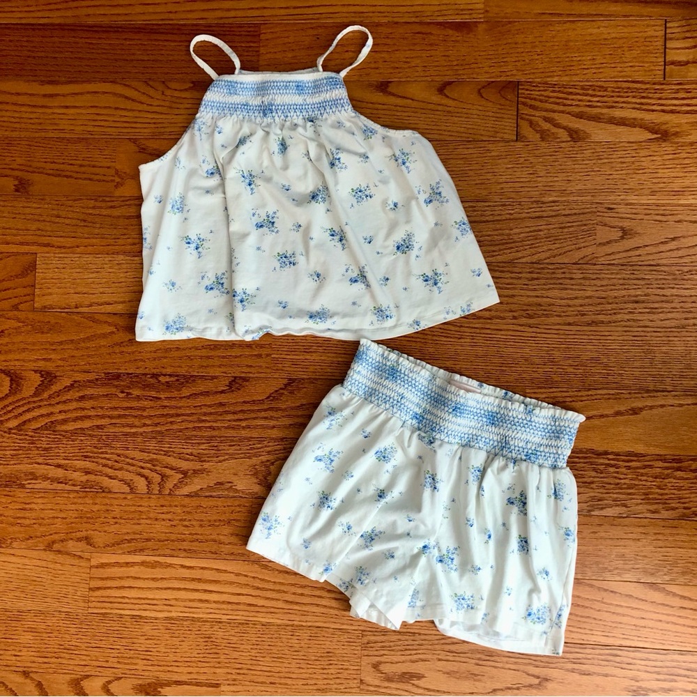 Rachel Ashwell Smocked white Blue Floral Tank Shorts Pajama Set Women’s Size M